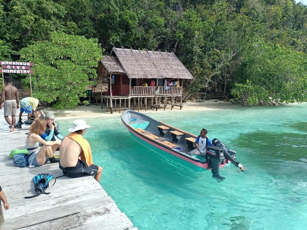 Warahnus Dive Homestay Kri エクステリア 写真